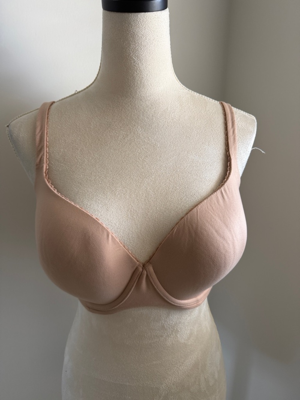 Victoria's Secret Light Nude Underwire T-Shirt Bra